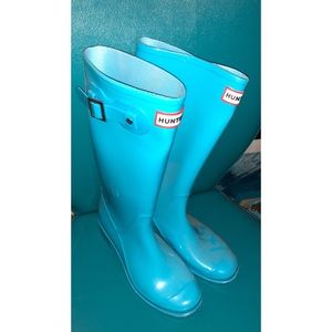 Teal rain boots. Super cute just too small for me